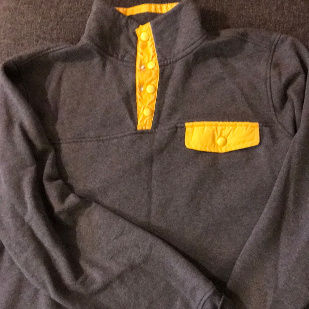 St. John’s Bay L pullover fleece New. Without tags Soft Gray